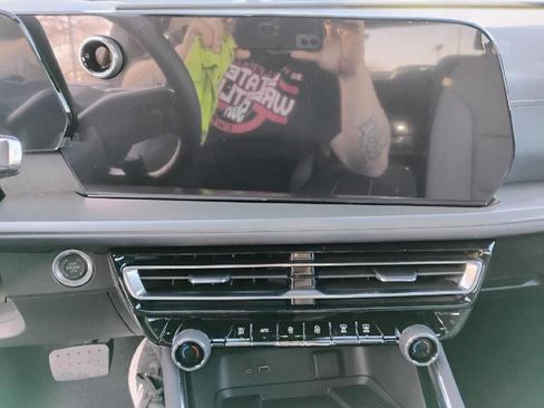 New 2025 Chevrolet Traverse LT w/ Midnight/Sport Edition image 14