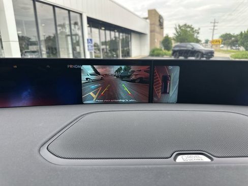 Certified 2025 Lincoln Navigator Reserve AWD/4WD image 25