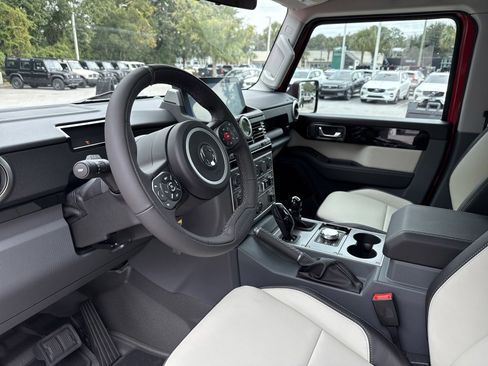 Used 2025 INEOS Grenadier Fieldmaster Edition image 12