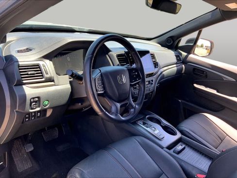 Used 2023 Honda Passport TrailSport image 17