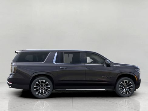 New 2026 Chevrolet Suburban High Country w/ Sun And Tow Package AWD/4WD image 5