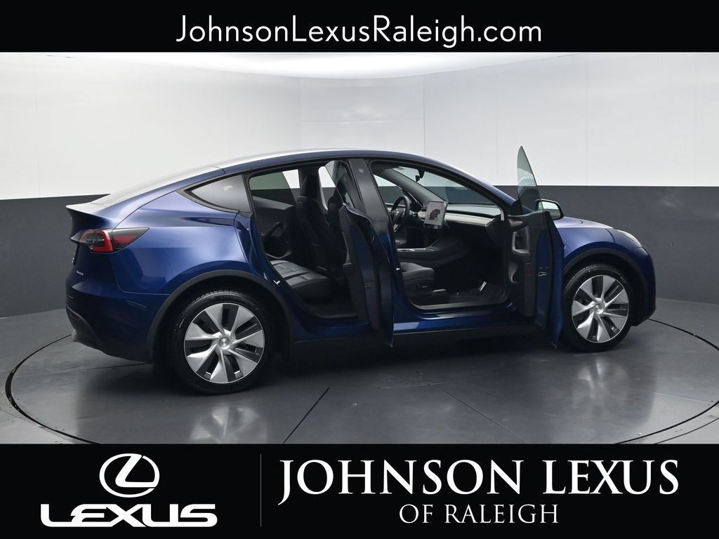 Used 2023 Tesla Model Y Long Range AWD/4WD image 23