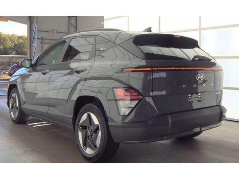 Used 2024 Hyundai Kona SEL FWD image 4