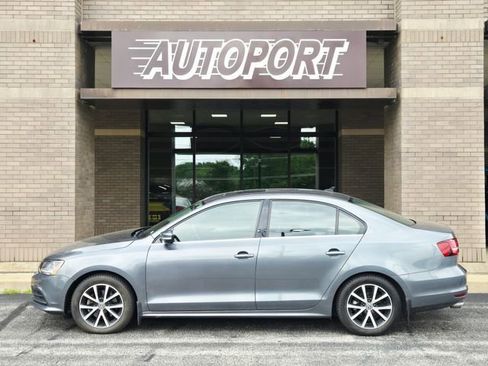 Used 2017 Volkswagen Jetta SE FWD image 5
