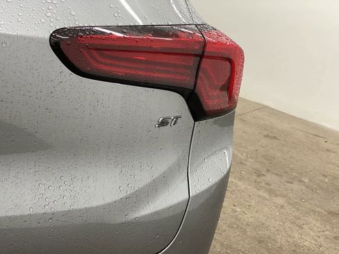 Used 2024 Buick Encore GX Sport Touring w/ Experience Buick Package image 11