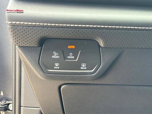 Used 2025 Volkswagen Atlas SE FWD image 20