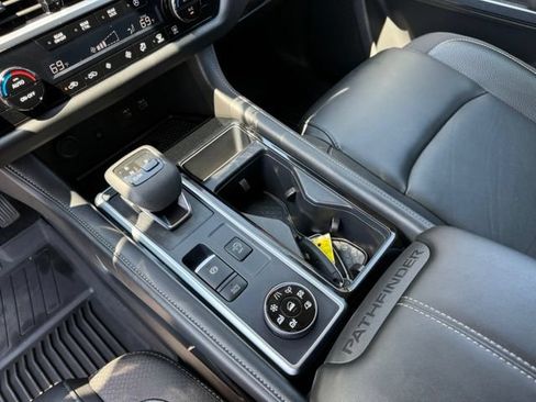 Certified 2025 Nissan Pathfinder SL AWD/4WD image 22