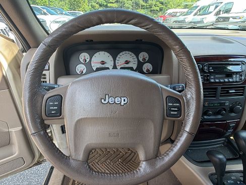 Used 2001 Jeep Grand Cherokee Limited AWD/4WD image 26