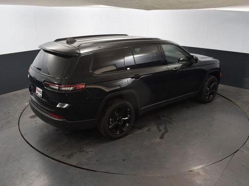 New 2025 Jeep Grand Cherokee L Altitude image 38