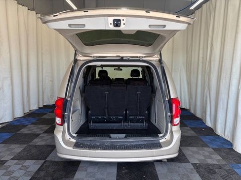 Used 2013 Dodge Grand Caravan SE FWD image 10
