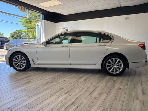 Used 2017 BMW 740i RWD image 5