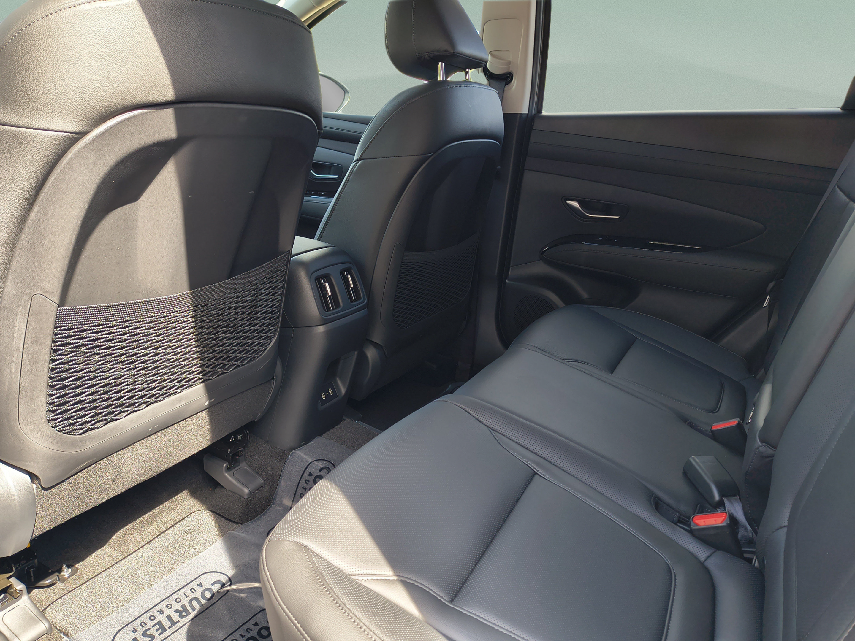 New 2026 Hyundai Tucson Limited FWD image 14