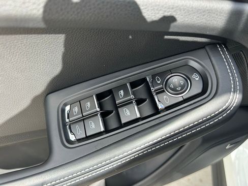 Used 2025 Porsche Macan Turbo image 20