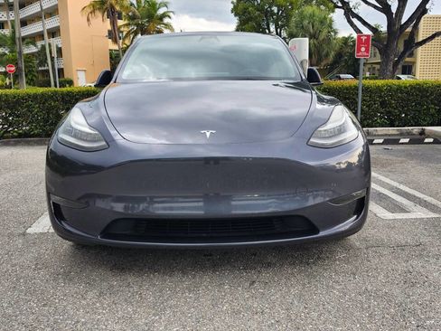 Used 2022 Tesla Model Y Long Range AWD/4WD image 10