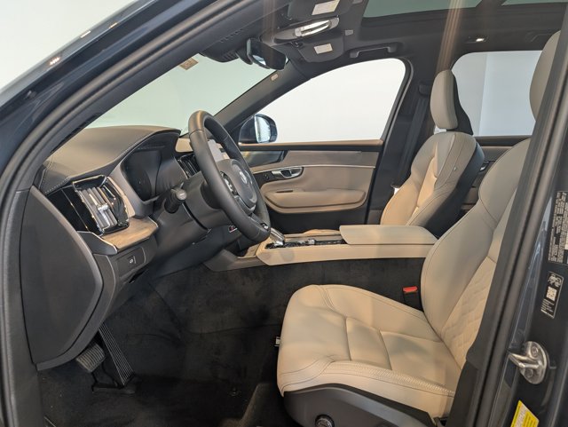 Used 2026 Volvo XC90 B6 Plus w/ Protection Package Premier AWD/4WD image 10