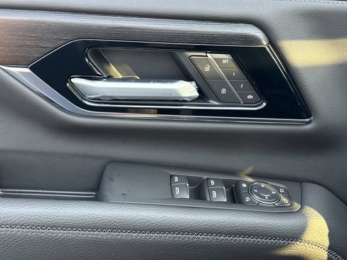 New 2026 GMC Yukon Denali w/ Sun & Power Step Package AWD/4WD image 14