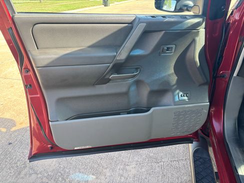 Used 2006 Nissan Titan LE w/ (T01) Tow Pkg image 12