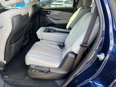 Used 2024 Acura MDX SH-AWD w/ Technology Package image 3