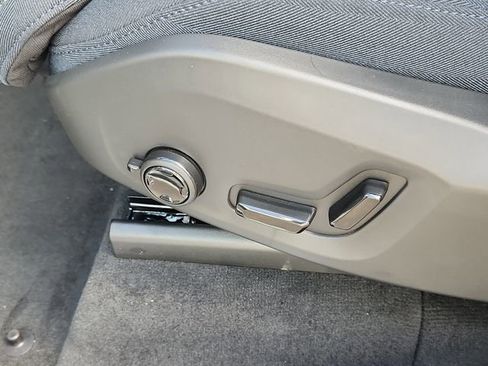 New 2025 Volvo XC90 B6 Ultra w/ Protection Package image 8