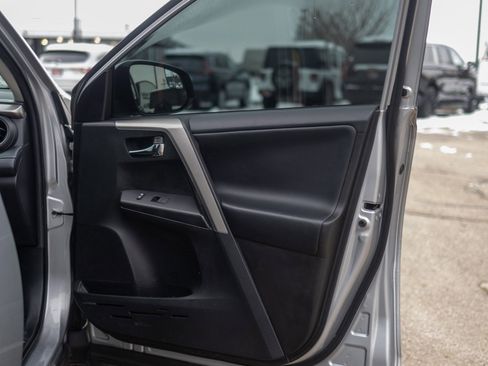 Used 2018 Toyota RAV4 XLE image 35