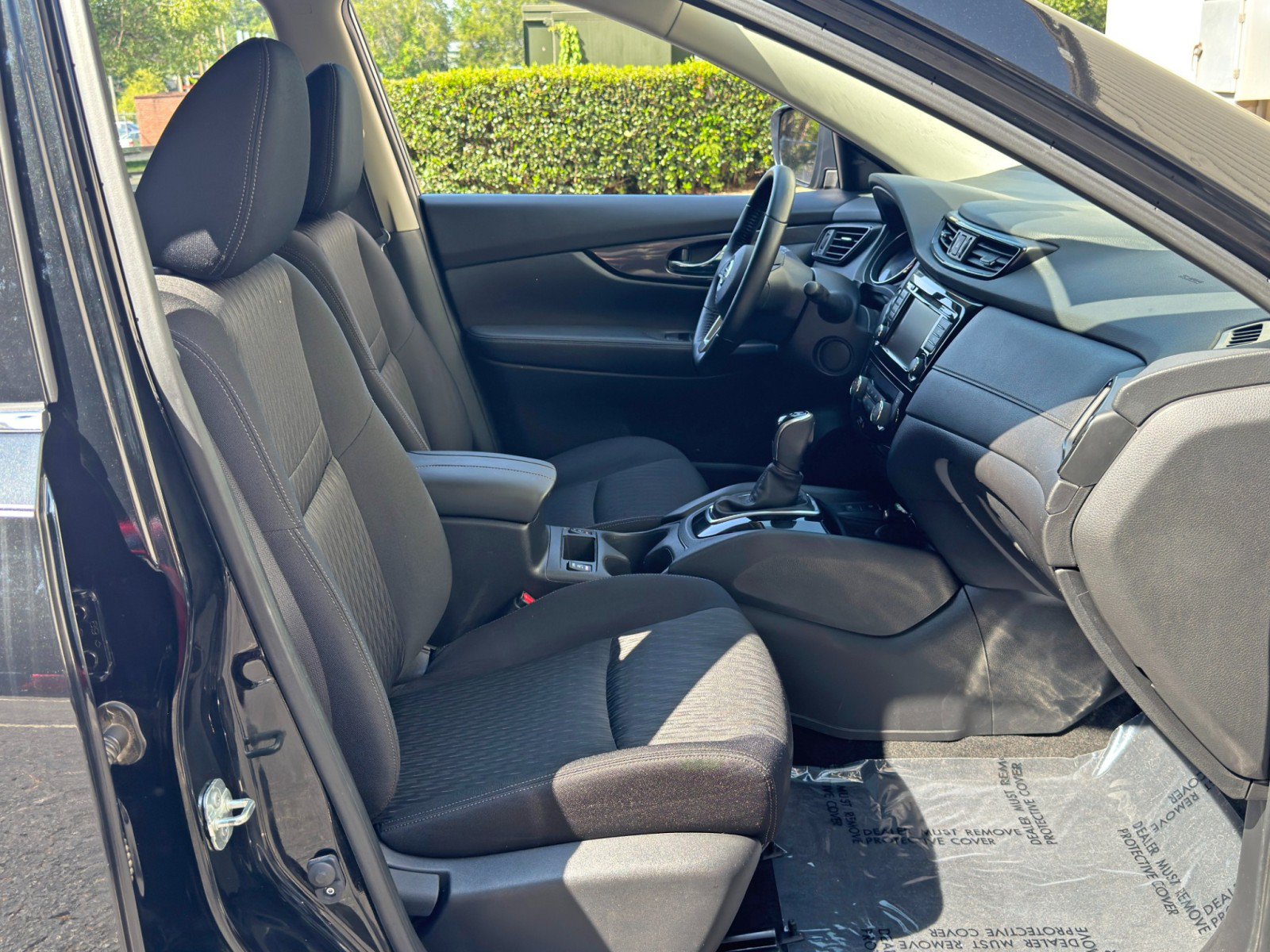 Used 2019 Nissan Rogue SV w/ Premium Package AWD/4WD image 14