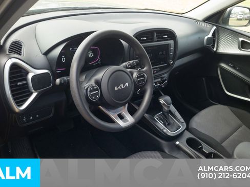 Used 2024 Kia Soul LX w/ Option Group 015 image 5