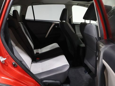 Used 2015 Toyota RAV4 XLE image 21