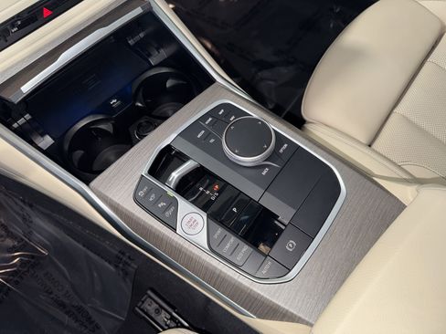 Used 2025 BMW 430i xDrive Coupe w/ Premium Package image 25