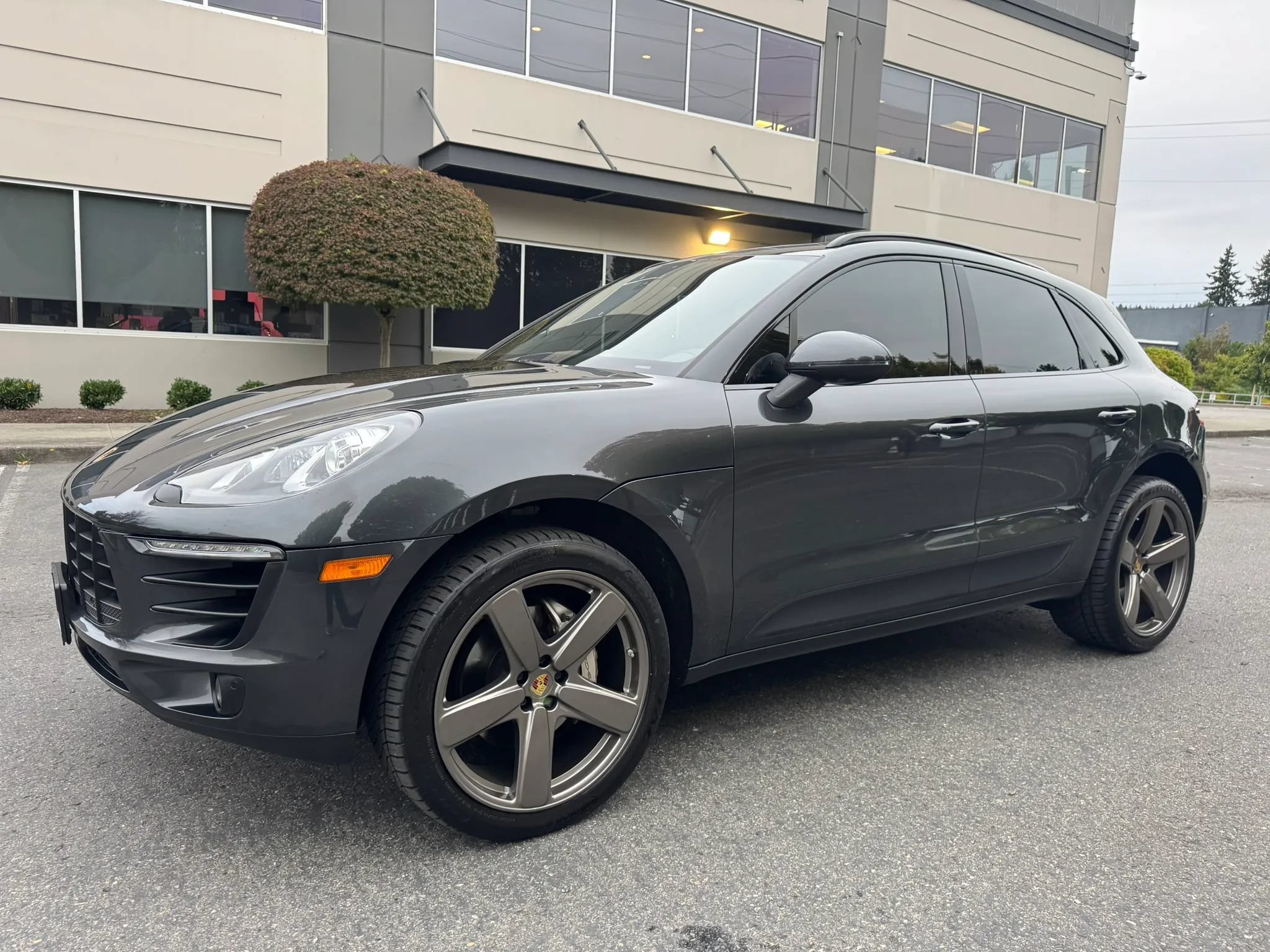 Used 2018 Porsche Macan S AWD/4WD image 5