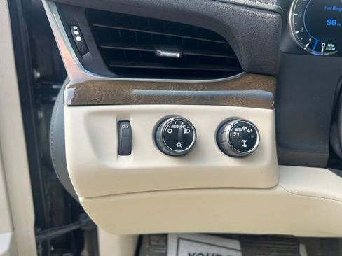 Used 2020 Cadillac Escalade Luxury w/ LPO, Radiant Package AWD/4WD image 27