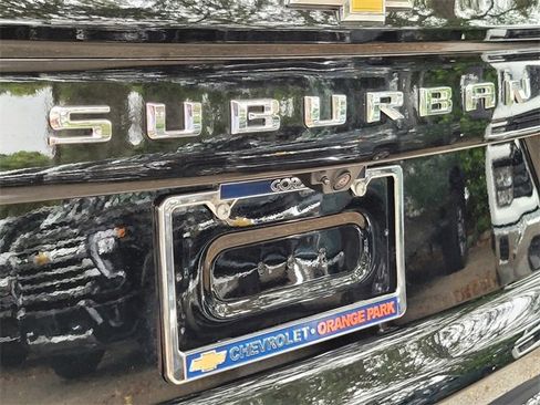 New 2025 Chevrolet Suburban Premier image 20