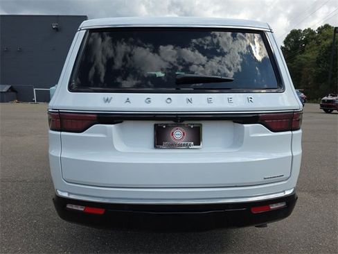 Used 2024 Jeep Wagoneer Series III image 24
