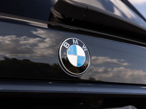 Used 2025 BMW X7 xDrive40i w/ M Sport Package AWD/4WD image 59