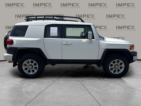 Used 2012 Toyota FJ Cruiser Base w/ Upgrade Pkg image 6