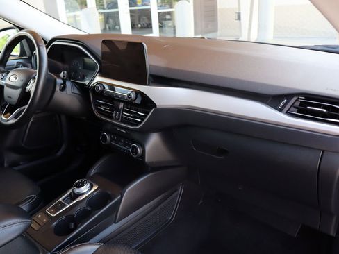 Used 2022 Ford Escape SEL image 17