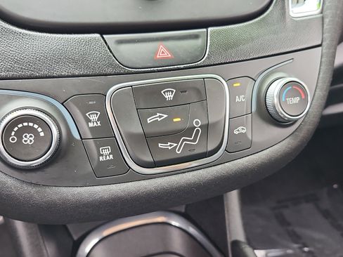 Used 2017 Chevrolet Malibu LT image 26