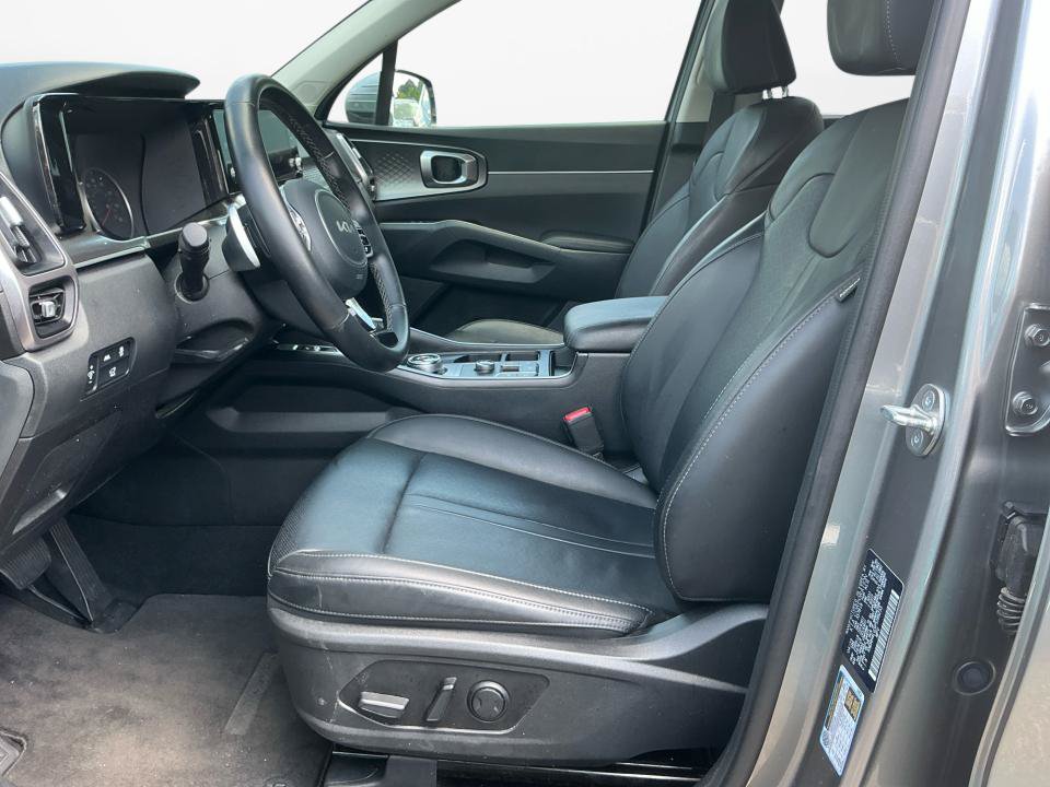 Used 2023 Kia Sorento EX FWD image 11