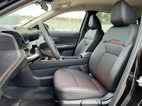 New 2026 Nissan Kicks SR w/ Cold Weather Package FWD image 4