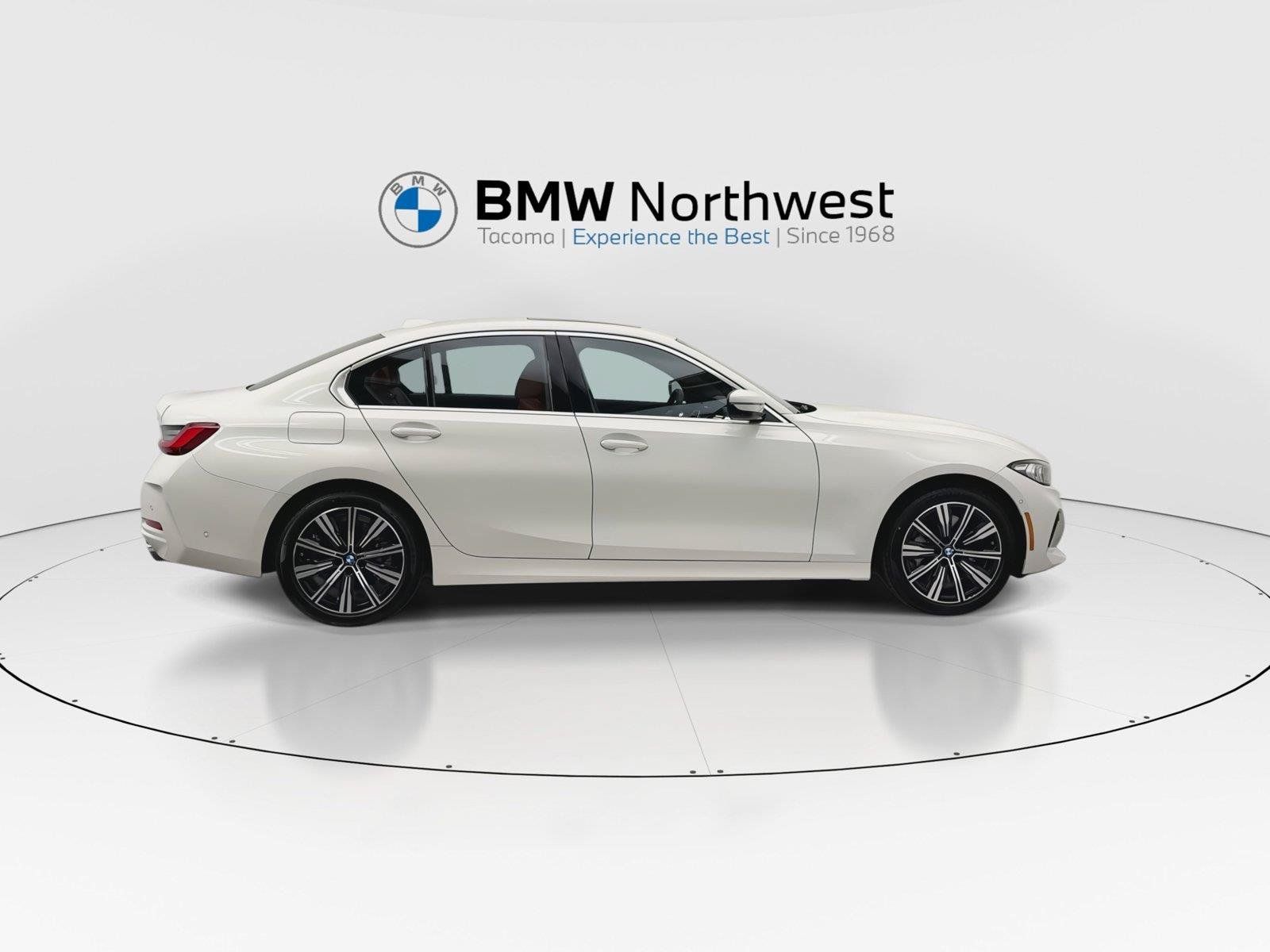 New 2026 BMW 330i Sedan w/ Convenience Package RWD image 5
