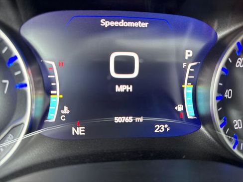 Certified 2020 Chrysler Pacifica Limited image 17