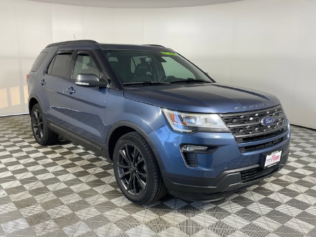 Used 2018 Ford Explorer XLT w/ Equipment Group 202A AWD/4WD image 18
