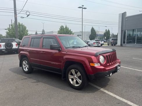 Used 2012 Jeep Patriot Latitude w/ Trailer Tow Prep Group AWD/4WD image 4