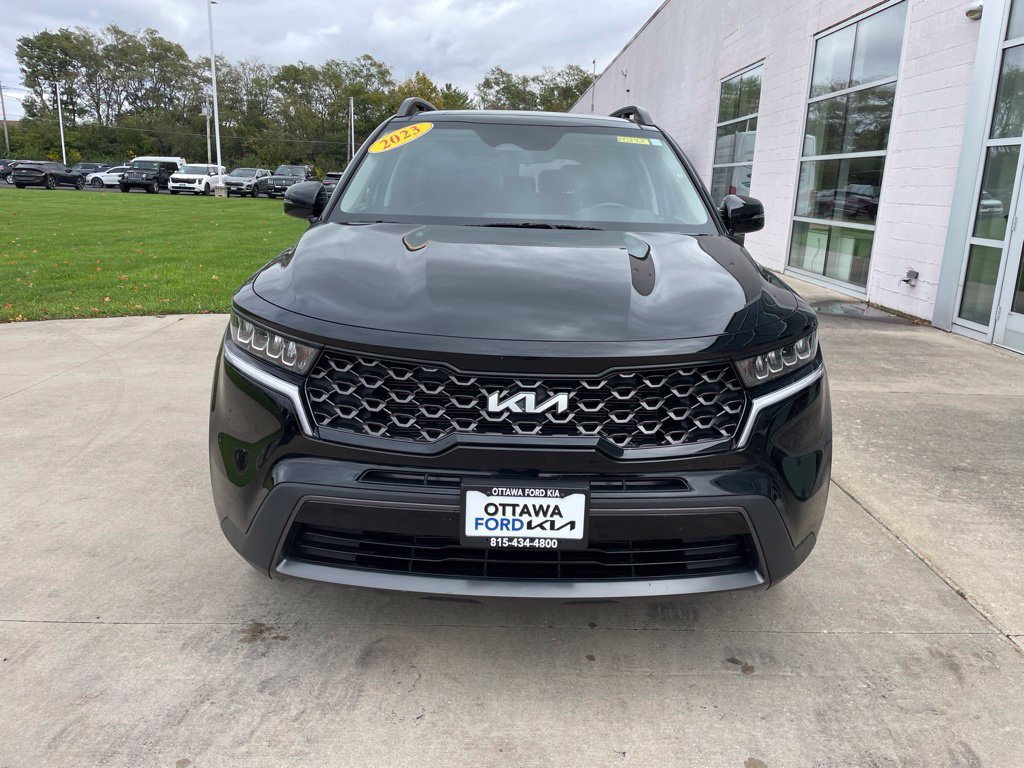 Used 2023 Kia Sorento S w/ Panoramic Sunroof Package AWD/4WD image 3