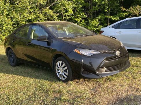 Used 2019 Toyota Corolla LE FWD image 3