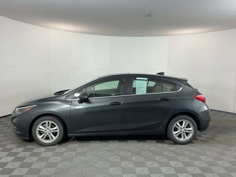 Used 2018 Chevrolet Cruze LT w/ Sun And Sound Package image 8