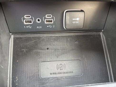 Used 2024 Jeep Grand Cherokee L Limited w/ Luxury Tech Group II image 18