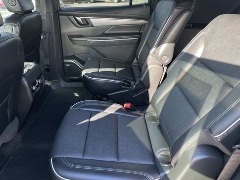 Used 2025 Buick Enclave Preferred image 28