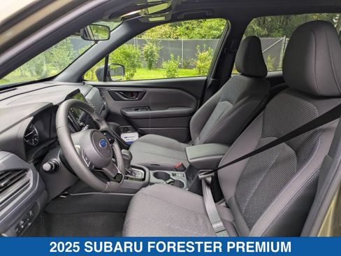 Used 2025 Subaru Forester Premium AWD/4WD image 26