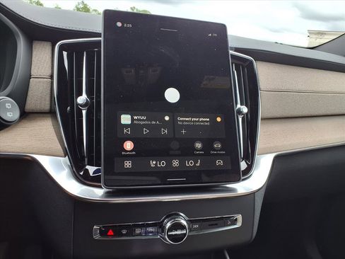 New 2026 Volvo XC90 B6 Plus w/ Protection Package Premier image 15