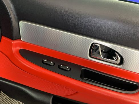 Used 2004 Ford Thunderbird image 31